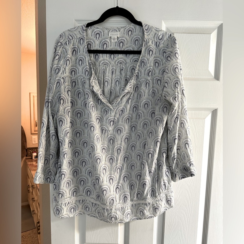 Women’s top lightweight.  Size XL. Caslon brand